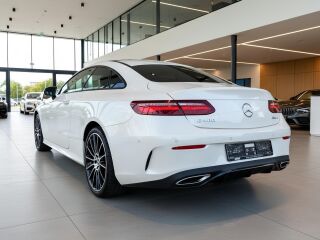 Mercedes-Benz E 400 AMG 4matic 3.0 V6 245kW