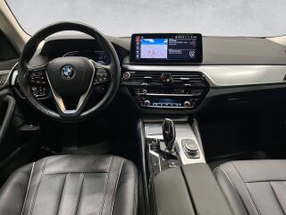 BMW 530 d xDrive Touring LCI MHEV 3.0 R6 210kW