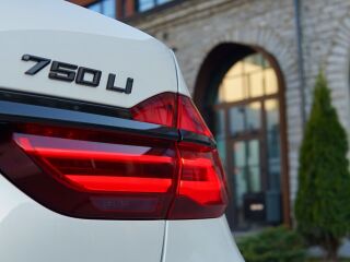 BMW 750 Li xDrive 4.4 330kW