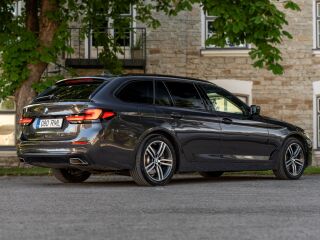 BMW 520 BMW 520d Touring G31 LCI Facelift Pano Hi Fi 2.0 R4 B47 TwinPower TDI 140kW