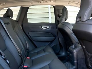 Volvo XC60 AWD H&K ULTIMATE BRIGHT XENIUM INTELLI MY25 2.0 T6 Plug-in LONG RANGE 293kW