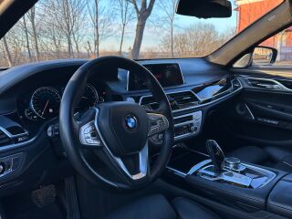 BMW 750 M Sport 4.4 330кВ
