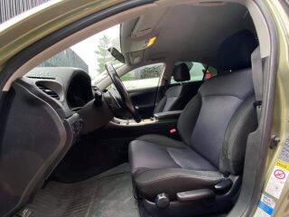 Lexus IS 250 2.5 V6 153kW