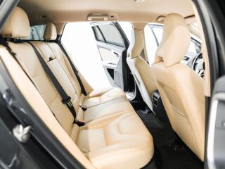 Volvo V60 Facelift Momentum 2.0 133kW
