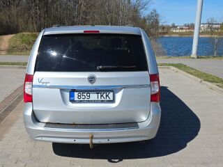 Lancia Voyager 2.8 120kW