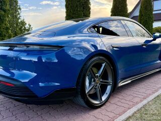 Porsche Taycan 4S 420кВ