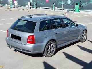 Audi RS 4 2.7 V6 Bi-turbo 280kW
