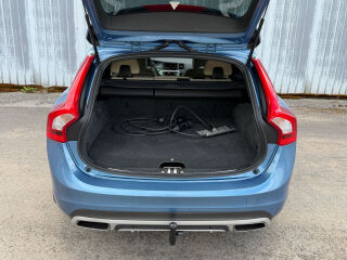 Volvo V60 Plug-In Hybrid AWD 2.4 D6 AWD 158кВ