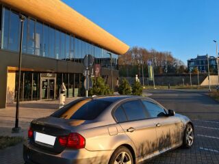 BMW 330 XD LCI M-Pakett 3.0 R6 180kW