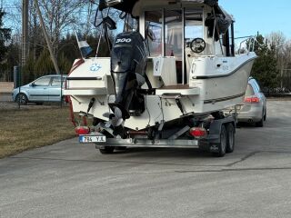 Quicksilver Pilothouse 755 300kW