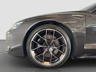 Audi e-tron GT S 435kW 163кВ