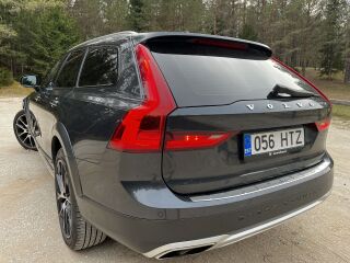 Volvo V90 Cross Country 2.0 140kW