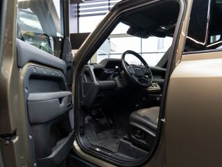Land Rover Defender 110 X-Dynamic SE MY2023 3.0 221kW
