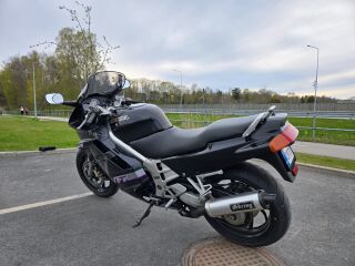 Honda VFR 750 F 74kW