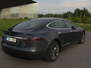 Tesla Model S 158кВ