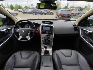 Volvo XC60 MOMENTUM 2.0 R5 120kW
