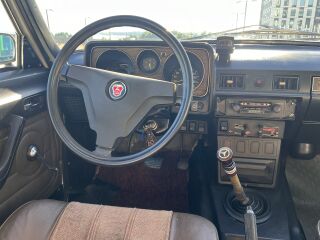 GAZ 24-12 Volga 2.4 74kW