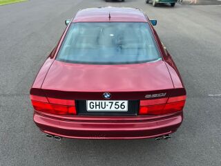 BMW 850 5.0 V12 220kW