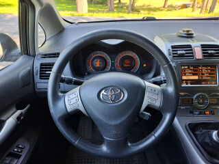 Toyota Auris 2.2 130kW