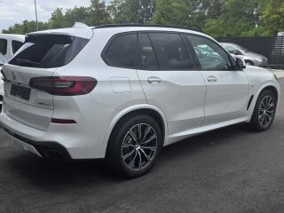 BMW X5 X Drive45e M-Sportpakett 3.0 210кВ