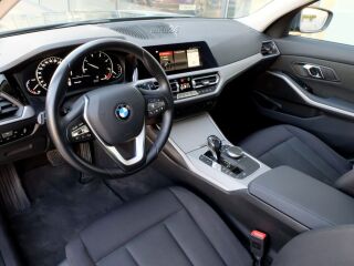 BMW 320 Touring Advantage xDrive 2.0 140kW