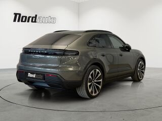 Porsche Macan 4 300кВ