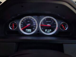 Volvo XC90 2.4 147кВ