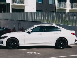 BMW 330 2.0 215kW