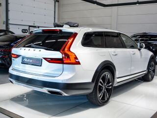 Volvo V90 Cross Country D4 AWD 2.0 140кВ