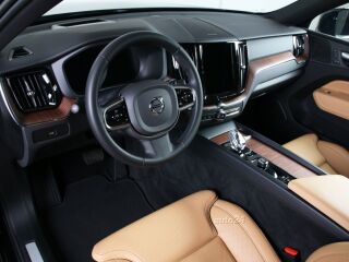 Volvo XC60 AWD ULTIMATE DARK XENIUM LUXURY FULL 2.0 B5 KERS Mild Hybrid 183kW