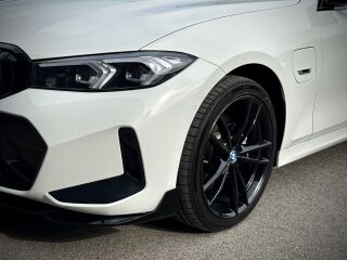 BMW 330 e xDrive M-Sportpakett LCI 2.0 R4 215kW