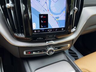 Volvo XC60 AWD Luxury Inscription FaceLift MY22 2.0 T6 Recharge Twin Engine Plug-in-Hybrid 251kW