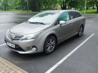 Toyota Avensis Luxury 1.8 108kW