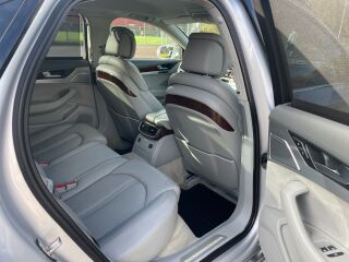 Audi A8 4.2 V8 273kW