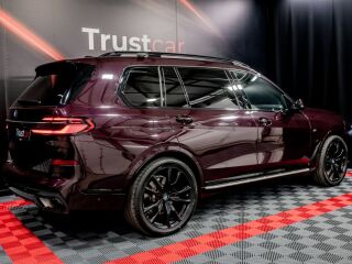 BMW X7 Sky lounge M-paket Individual 3.0 250kW