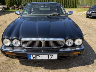 Daimler DAIMLER V8 LONG 4.0 V8 209kW