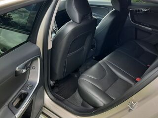 Volvo V60 Cross Country 2.4 140кВ
