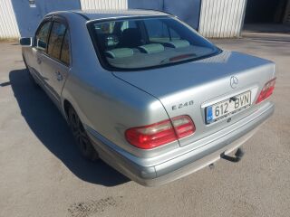 Mercedes-Benz E 240 2.6 125kW