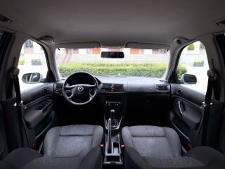 Volkswagen Golf Comfort 1.6 77kW