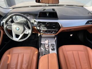 BMW 530 xDrive Touring Individual 3.0 195kW
