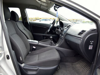 Toyota Avensis 2.0 93кВ
