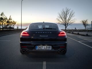Porsche Panamera S E-Hybrid 3.0 V6 306кВ