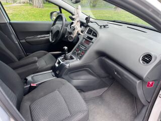 Peugeot 5008 1.6 80kW