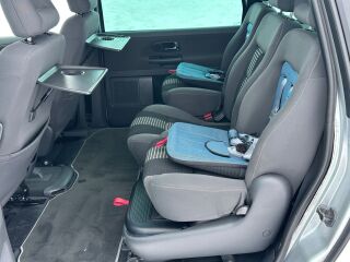 Volkswagen Sharan United Family Edition 2.0 TDi 103кВ