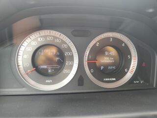 Volvo V70 MOMENTUM 2.4 R5 D5 136kW