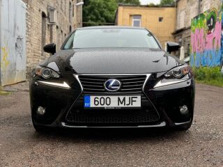 Lexus IS 300h 2.5 133kW