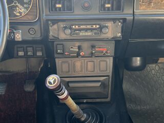 GAZ 24-12 Volga 2.4 74kW