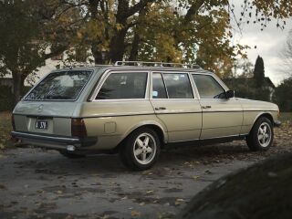 Mercedes-Benz 230 2.3 R4 100kW