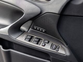 Lexus IS 220 s 2.2 130kW