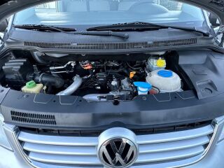 Volkswagen Caravelle L1H1 4-Motion 4*4 Comfortline 2.5 Tdi 96кВ